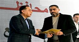 رئيس الوزراء يسلم عقودا للمستفيدين من الوحدات السكنية الجديدة بديل الإيواء بالمنيا