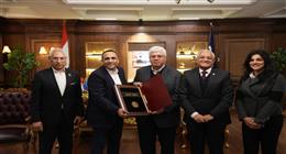 وزير التعليم العالي يتفقد التطويرات الحديثة بجامعة اللوتس ويشيد بمنظومتها