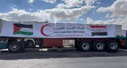 الهلال الأحمر المصري يرسل 6700 طن مساعدات غذائية ومستلزمات شتوية إلى غزة 