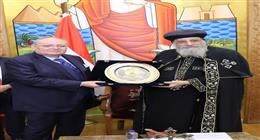 رئيس مجلس الدولة يزور البابا تواضروس للتهنئة بمناسبة عيد الميلاد المجيد