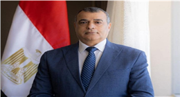 وزير الإنتاج الحربي مهنئا البابا بعيد الميلاد المجيد: مناسبة تجمع الشعب المصري على المحبة