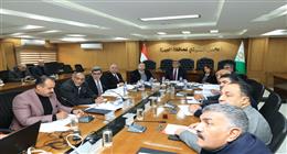 محافظ الجيزة يبحث تطوير منظومة الإعلانات وتعظيم الموارد المالية