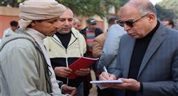 محافظ المنيا يلتقي أهالي قرى شرق أبوقرقاص.. ويوجه بتوفير فرص عمل ومساعدات عاجلة