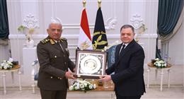 وزير الداخلية يستقبل القائد العام للقوات المسلحة ورئيس الأركان لتهنئة الشرطة بعيدها الـ74