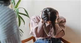 أهمية الصحة النفسية للمرأة.. الطريق الأمثل لاستعادة التوازن