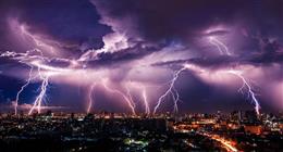 دعاء الرعد والبرق المستجاب.. ماذا قال النبي عند نزول المطر الشديد؟