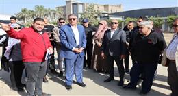 محافظ الجيزة يتفقد أعمال رصف طرق المنطقة الصناعية والاستثمارية في أبو رواش