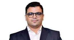 الكاتب الصحفي مصطفى عمار يعلن إطلاق «الوطن» خدمة تلخيص مسلسلي «رأس الأفعى» و«صحاب الأرض» بلغة الإشارة في رمضان