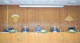 رئيس جامعة بنها يكرم عمداء كلية الزراعة السابقين: شكرا على ما قدمتموه