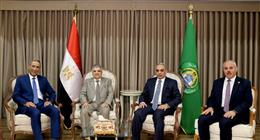 محافظ الإسماعيلية يبحث التعاون المشترك مع رئيس هيئة قناة السويس