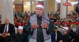 بث مباشر.. شعائر صلاة العشاء والتراويح من مسجد الإمام الحسين