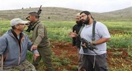 انتهاكات المستوطنين مستمرة بالضفة الغربية المحتلة.. اقتحام منازل وإحراق مسجد