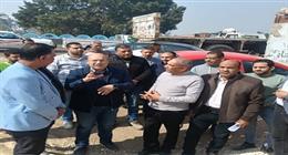 نائب محافظ الجيزة يتفقد مشروعات الصرف الصحي ويشدد على رفع المخلفات بالأحياء