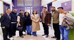 الكاتب محمد سيد بشير ينشر صورة من كواليس الست موناليزا: عيلة بتاكل مال النبي