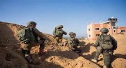 إعلام فلسطيني: آليات الاحتلال تطلق نيرانها بمشروع بيت لاهيا شمال قطاع غزة