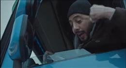 «شهامة ابن المنيا».. كيف جسد مسلسل صحاب الأرض ملحمة السائق الصعيدي على معبر رفح؟