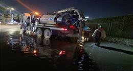 «الصرف الصحي» بالقاهرة: انتهينا من رفع تجمعات مياه الأمطار بعدد من المحاور الرئيسية