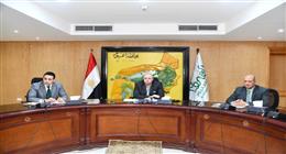 محافظ الفيوم يشدد على تكثيف حملات إزالة التعديات على أملاك الدولة والأراضي الزراعية