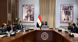 رئيس الوزراء يستعرض مستجدات عددٍ من مشروعات وملفات عمل وزارة البترول