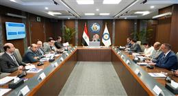 وزير البترول يوجه بتعظيم الاستفادة من الموقع الاستراتيجي لميناء الحمراء