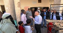 محافظ أسوان يحرر محاضر لمخابز مخالفة بحي الصداقة بسبب نقص وزن الرغيف