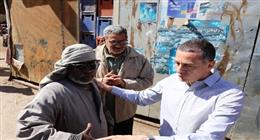 محافظ أسوان يوجه بإصلاح كسر خطوط المياه ورفع كفاءة الإنارة بـ حي الصداقة الجديدة