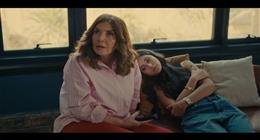 ميرفت أمين تلوم «تيا» على سفرها دون إذن في الحلقة 10 من مسلسل كلهم بيحبوا مودي