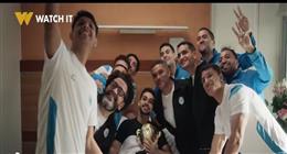 على خطى لاعبي الأهلي.. فريق حسن يرتدي تيشيرت «إسماعيل» في مسلسل اتنين غيرنا