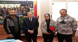 رئيس «قناة السويس» يكرم فريق الهوكي بنادي بورفؤاد بعد تتويجه ببطولة أفريقيا