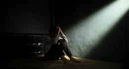 «الأزهر» يحذر: الحزن آفة العصر.. ويقدم روشتة للخلاص منه
