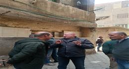 رئيس حي السيدة زينب يتابع عملية حصر منطقة الديورة ومعاينة العقارات المتهالكة