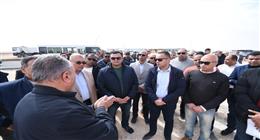 وزير الإسكان يتفقد العمارات السكنية بالحي اللاتيني في مدينة العلمين الجديدة 