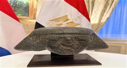 تعاون مصرى هولندى لاسترداد رأس حجرى نادر منسوب إلى عصر الملك تحتمس الثالث