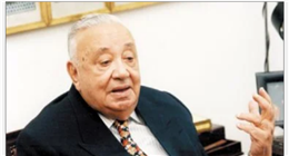 125 عاما على ميلاد ثروت عكاشة.. «رجل له صوت وضوء»
