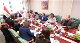 وزير الصحة يبحث تعزيز التعاون الصحي مع السفير الفرنسي