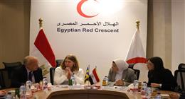 وزيرة الرعاية الصحية السويدية تثمن دور الهلال الأحمر المصري في دعم أهل غزة