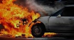 عاطل يشعل النيران في سيارة شقيقه بسبب خلافات مالية بينهما بالجيزة
