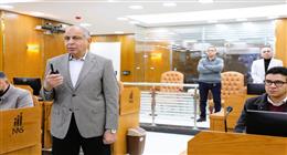 محافظ المنيا يتابع مع رؤساء المراكز الالتزام بتعريفة الركوب الجديدة