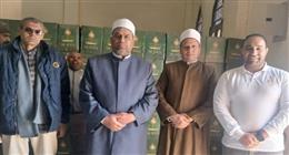 الأوقاف وبيت الزكاة يواصلان توزيع المواد الغذائية لدعم الأسر الأولى بالرعاية بالمحافظات 
