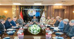 وزير الإنتاج الحربي يتابع عمليات التصنيع العسكري بشركات ومصانع الوزارة