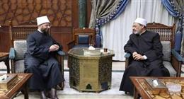 وزير الأوقاف يصل إلى الأقصر للاطمئنان على صحة الإمام الأكبر أحمد الطيب بساحته في القرنة