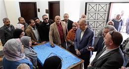 محافظ المنيا يتفقد المجمع الزراعي بقرية الروضة: نسعى لتحسين قطاع الإنتاج