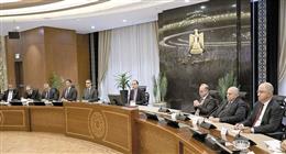 رئيس الوزراء: نعمل على تأمين الاحتياجات التمويلية لتوفير المواد الخام ومستلزمات الإنتاج