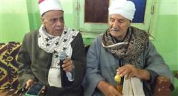 عزبة عقيل بأسيوط.. واحة المحبة تجمع 17 عائلة على مائدة رمضانية واحدة