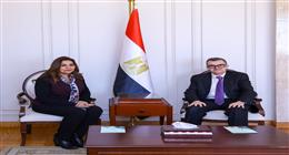 وزيرة التنمية المحلية تناقش ملامح الخطة الاستثمارية لجهاز شؤون البيئة