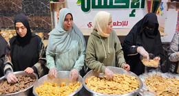 سيدات الفيوم في مهمة «كحك وبسكوت» للأسر الأولى بالرعاية.. «ملحمة.. بالسمن والسكر»