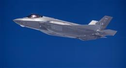 عاجل.. تعرض طائرة «F-35» الأمريكية لنيران إيرانية.. وهبوط اضطراري لطاقمها