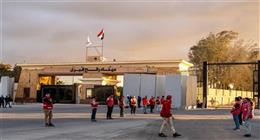 عودة دفعة جديدة من المرضى الفلسطينيين عبر معبر رفح إلى غزة
