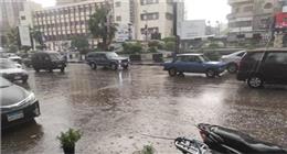 عاجل.. سقوط أمطار على منطقة الشيخ زايد بالجيزة