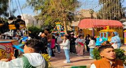 حدائق القناطر كاملة العدد في أول أيام العيد.. الأطفال والشباب أبرز الزوار 